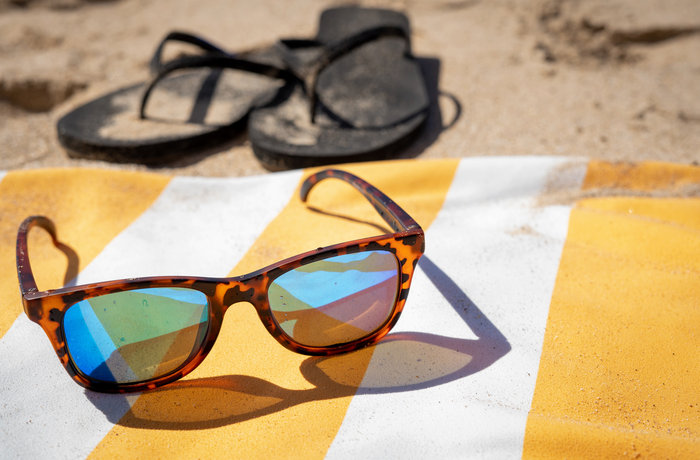 strand handduk solglasögon