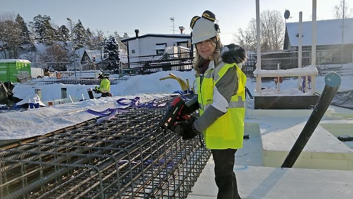 Anita Mattsson (S) kommunstyrelsens ordförande najar balkar på Södergården
