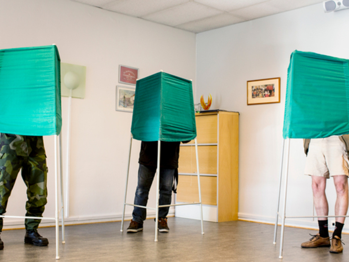 Valskärmar med röstande