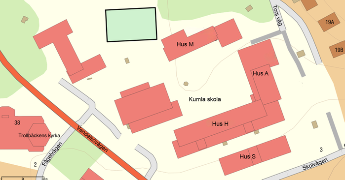 Karta över Kumla skolas byggnader och kringliggande vägar. 